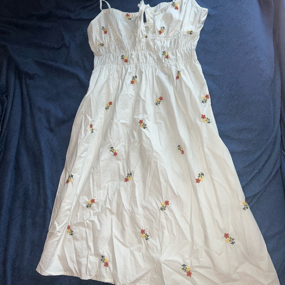 Cider knee length white sun dress with flowers